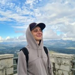 Андрей Тихолоз