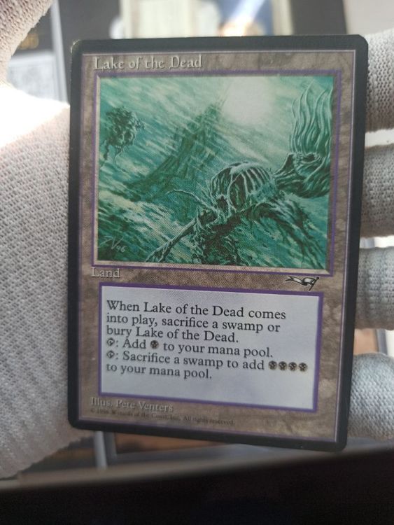 озеро мертвых.jpg